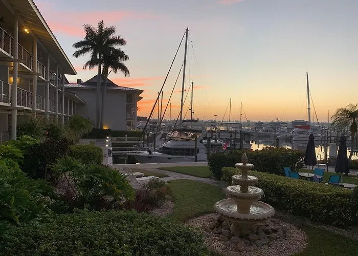 Cove Inn On Naples Bay